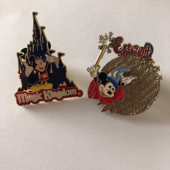 Mickey Mouse Disney Pins - Picture 1 of 5